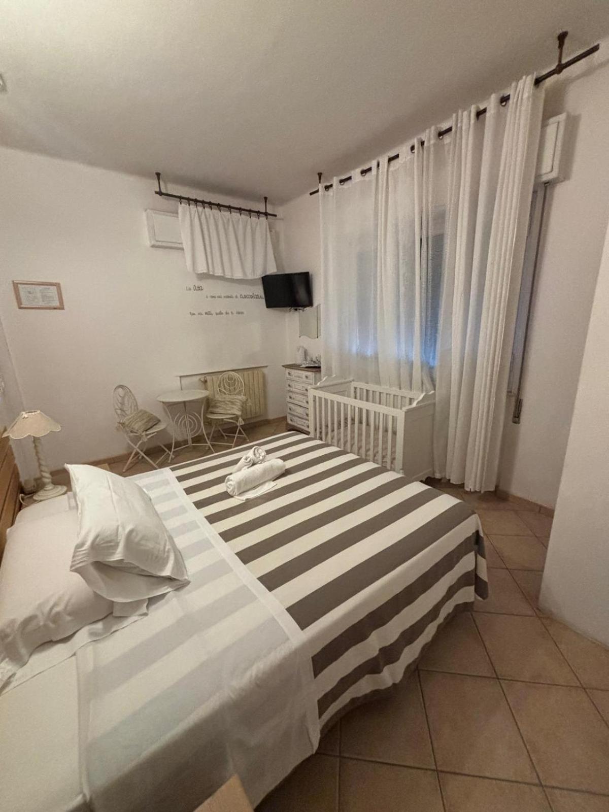 Casa Versilia Hotel Marina di Massa Eksteriør billede